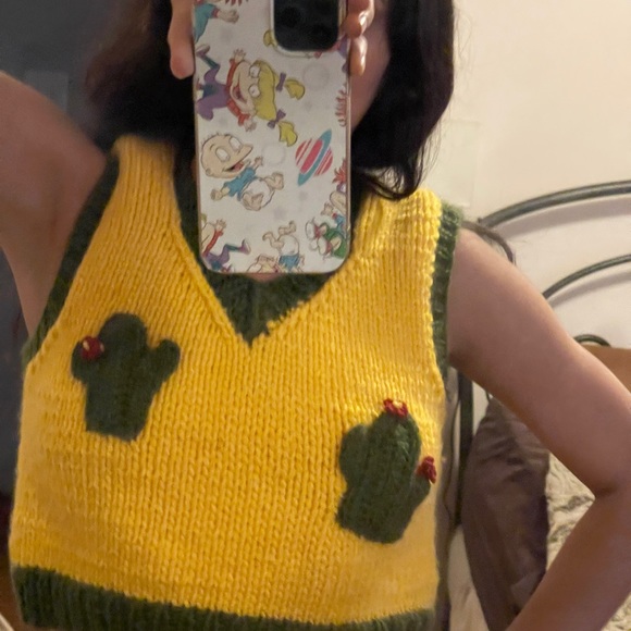 Handmade Cute Knitted Vest - Picture 5 of 5